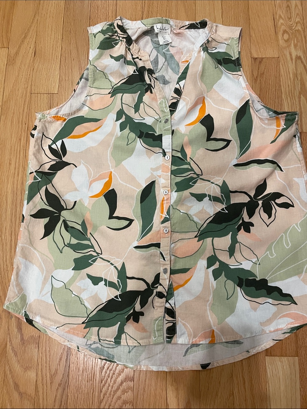 Beautiful Nicole Miller linen/rayon top